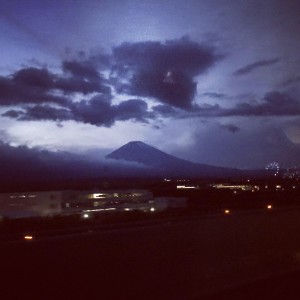 夜の富士山